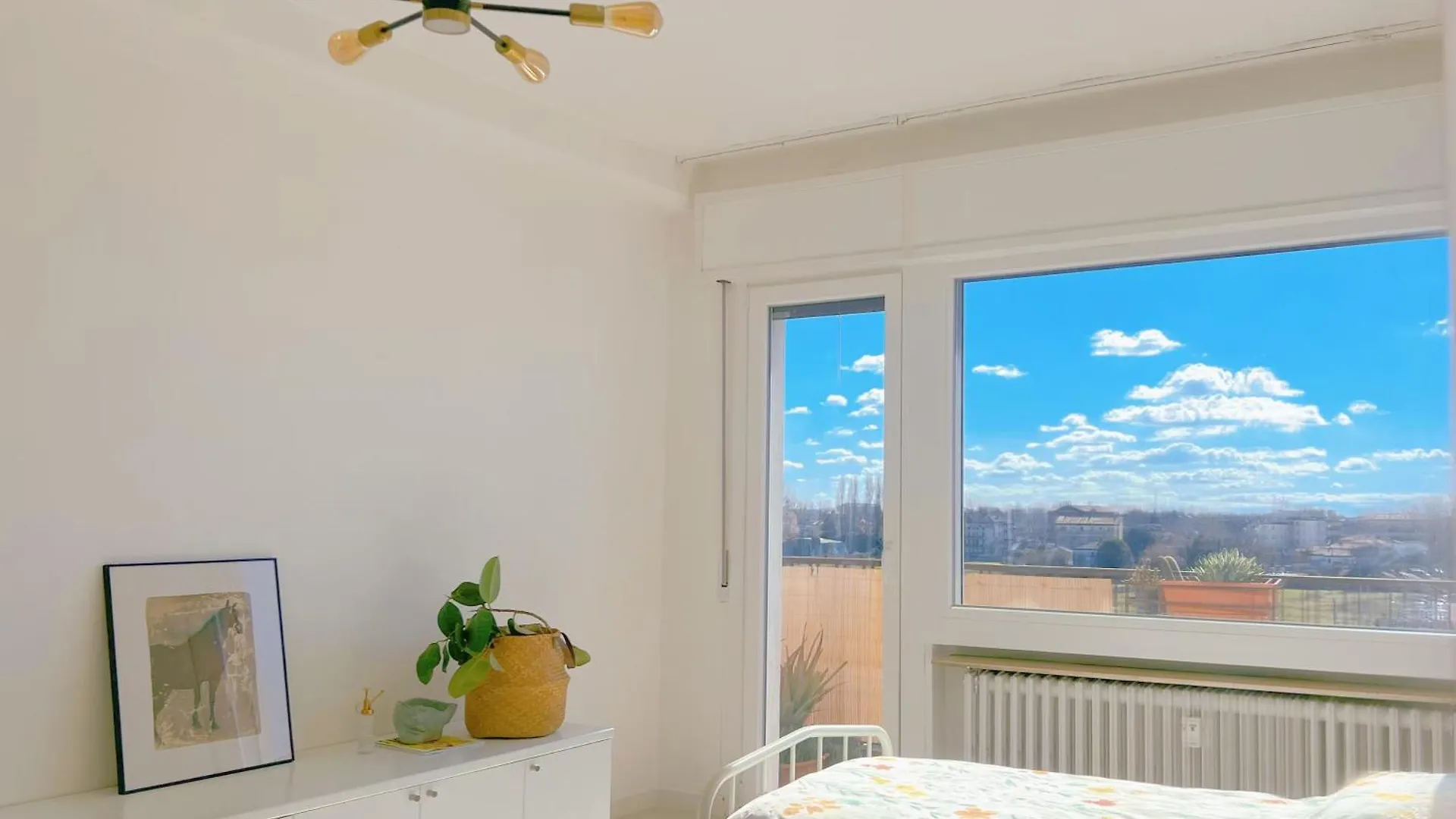 Thomas House On Train Tracks Apartment Venice