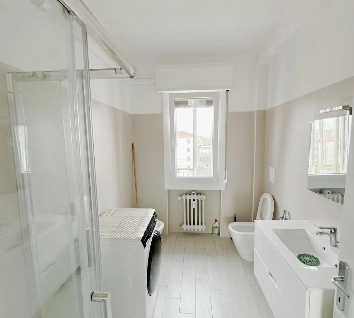 Thomas House On Train Tracks Apartment Venice